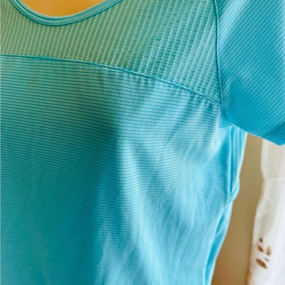 Under Armour size XS Heat gear - Picture 3 of 10